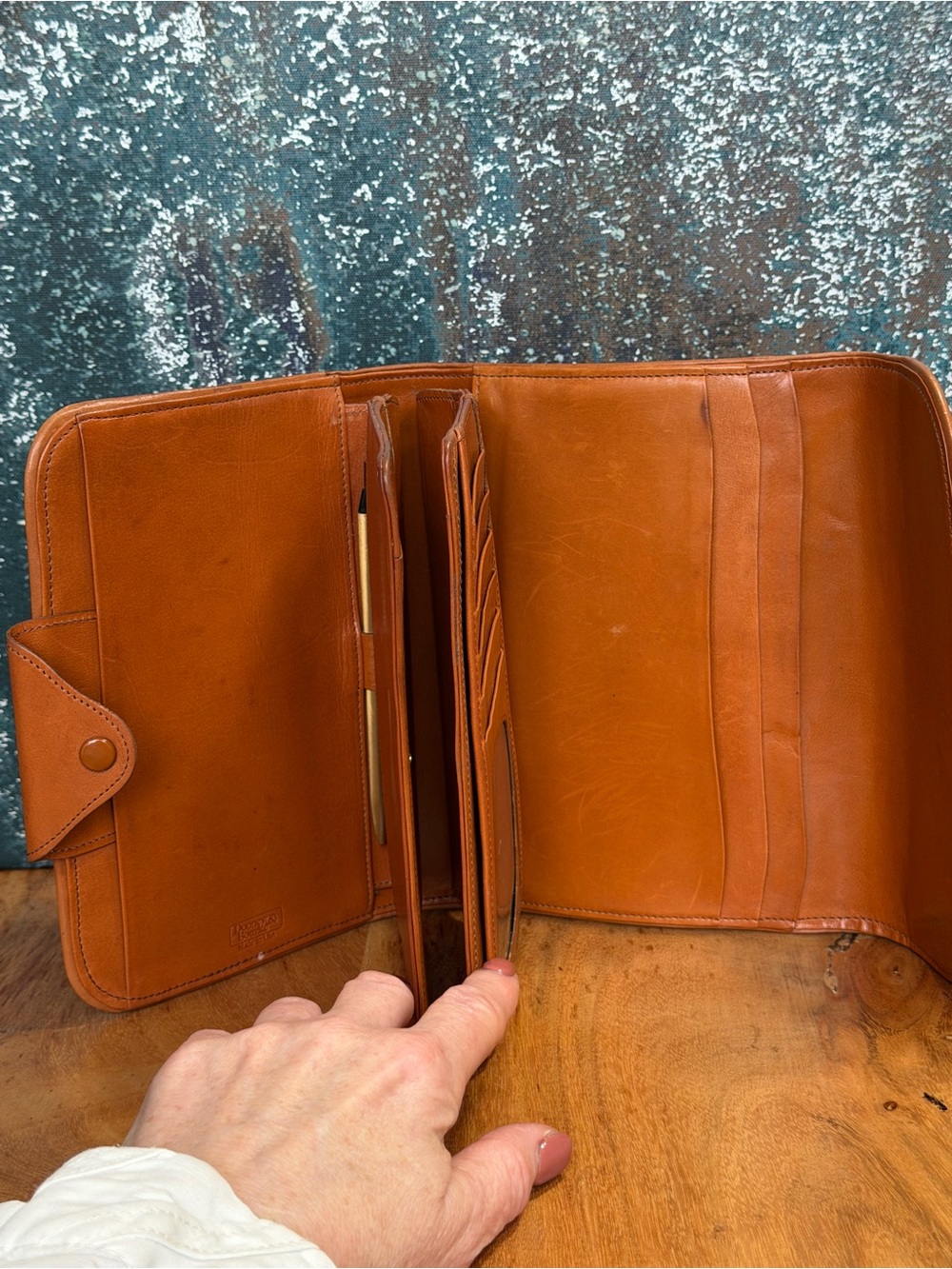 Dooney & Bourke Rare Collectible 1980s/1990s All-Weather Leather Organizer - Picture 7 of 15
